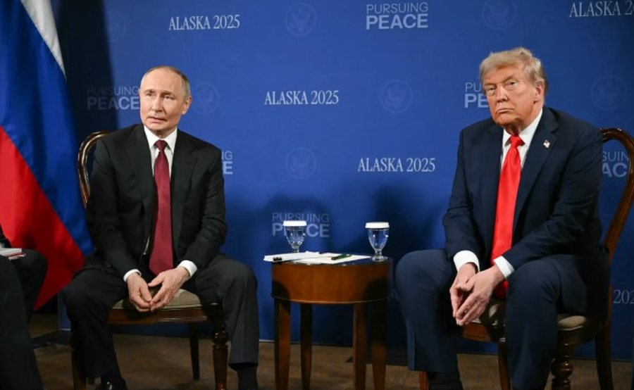 Bisedimet zgjatën rreth 3 orë, përfundon takimi Trump-Putin