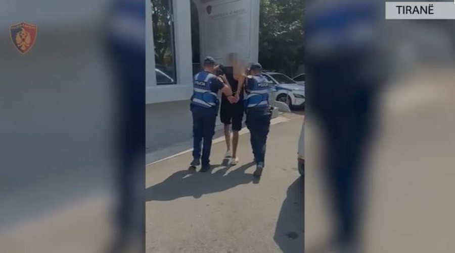 Kapet me pistoletë me vete 32-vjeçari në Tiranë