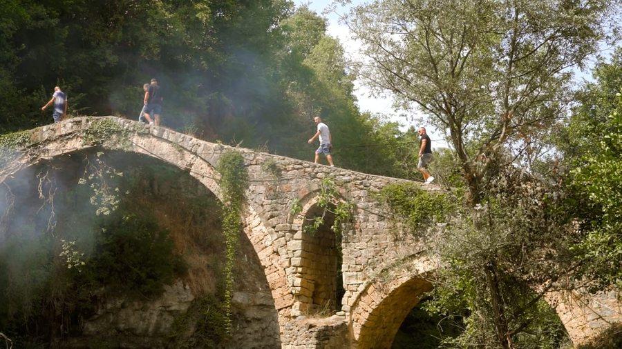 “Mokra n'Fest”, tradita mbledh banorët dhe turistët