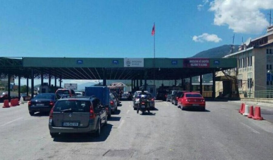 Ndalohet polaku në Qafë Thanë, iu gjetën thika,