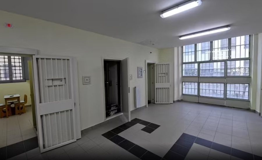 Arratisje spektakolare në Napoli, dy të burgosur çajnë
