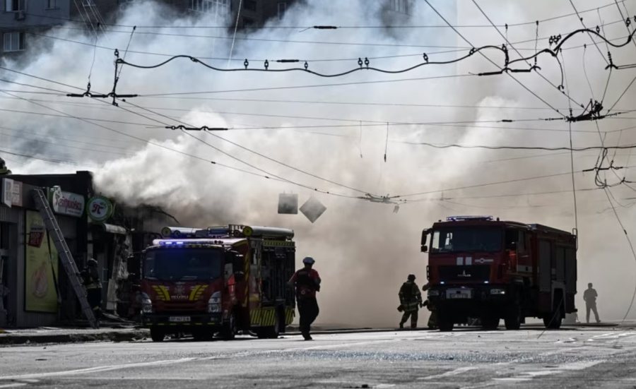 Rusia përgjigjet ndaj bisedimeve në SHBA me sulme masive në