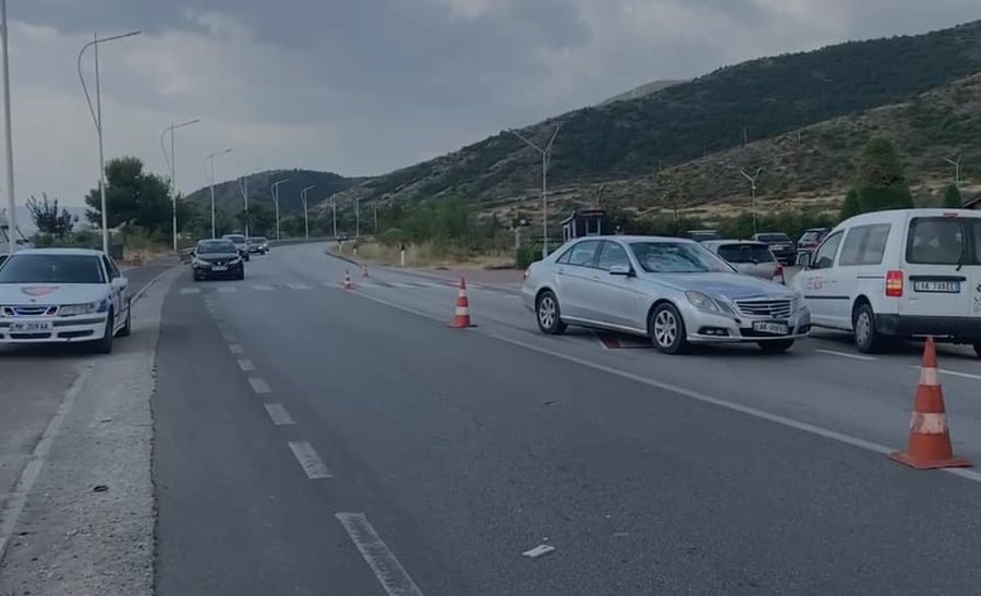 U përplas në vijat e bardha në aksin Pogradec-Lin, ndërron