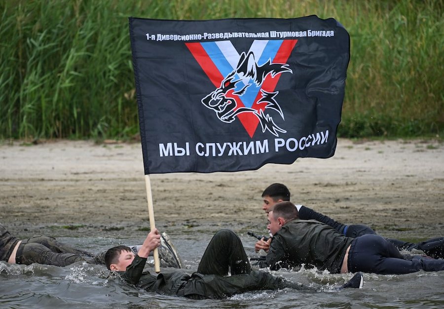 “Na mësojnë si hidhet granata”, vendi ku Rusia