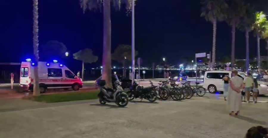 Aksident në Lungomare në Vlorë, makina përplaset me motorin