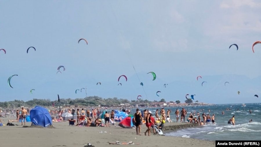Turizmi i surprizave në Mal të Zi: Rezervon një vend, fle diku