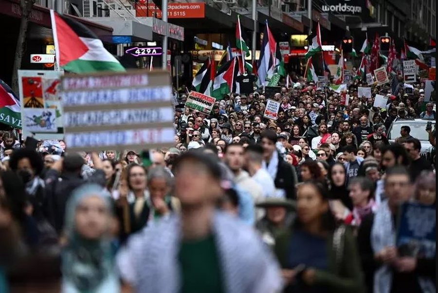 Dhjetëra mijëra protestues pro Gazës në 40 qytete