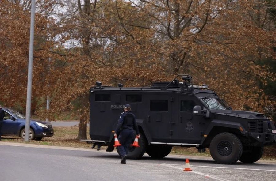 Po ekzekutonin një urdhër arresti, vriten dy oficerë policie