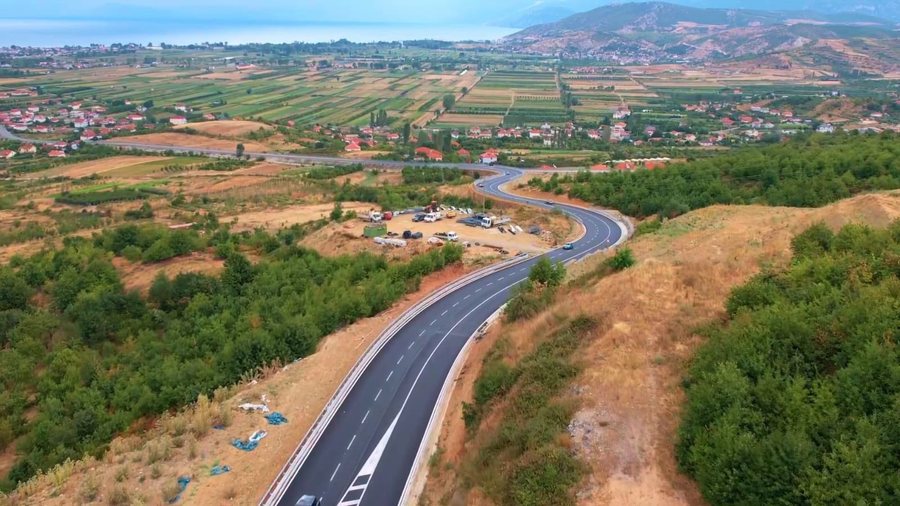 Rama ndan pamje nga rruga e përfunduar Qukës–Qafë