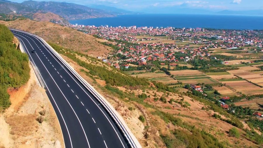 Rama ndan pamje nga rruga e përfunduar Qukës–Qafë
