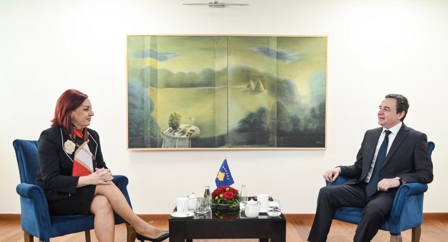 Kurti liron nga detyra Rexhepin