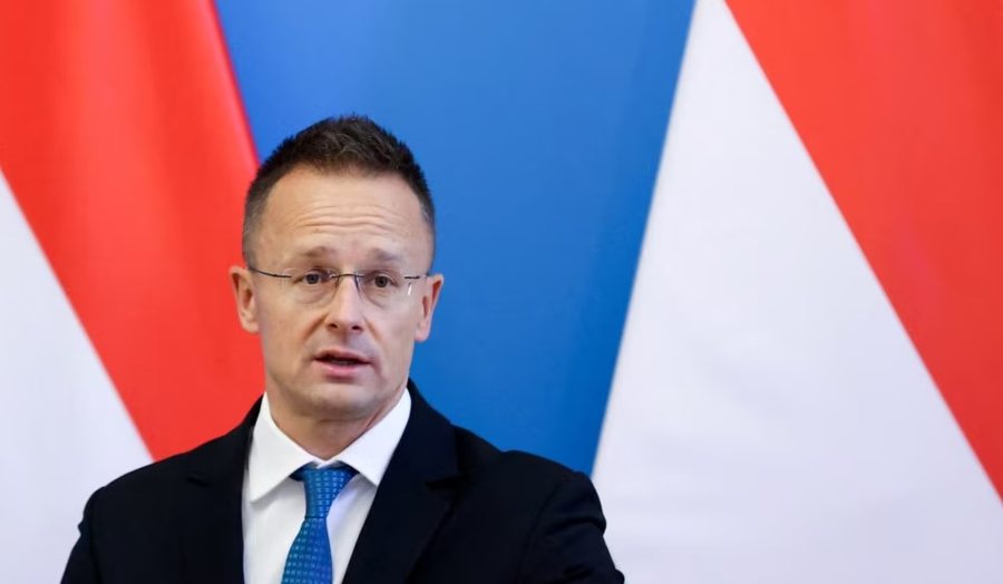 Hungaria dhe Ukraina debatojnë për furnizimet me naftë
