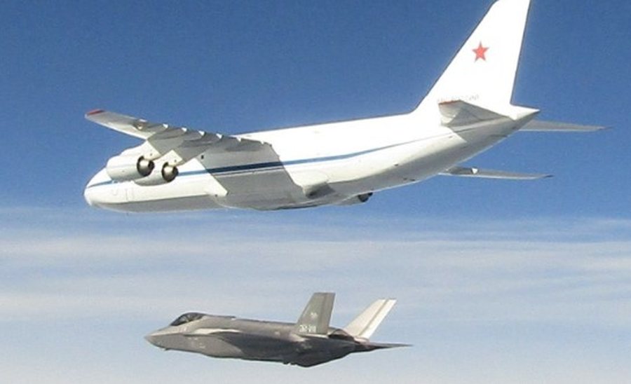 Aeroplani rus shkel hapsirën ajrore, Italia ngrit në ajër