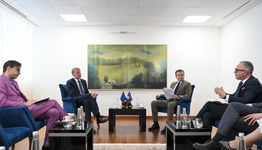 BE pezulloi takimet zyrtare me Albin Kurtin brenda Kryeministrisë, reagon