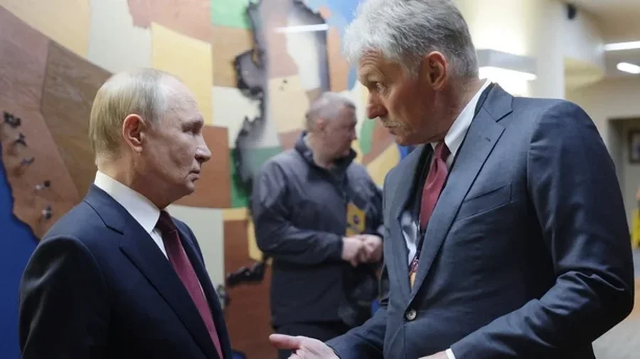Peskov: Putin nuk e përjashton takimin me Zelenskyn, por duhet të