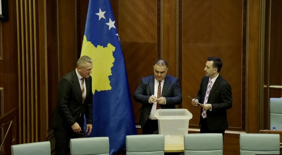 Analiza: A është legjitim shorti për nënkryetarin serb