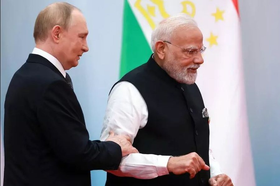 Modi i kërkon Putinit: Ndalo luftën në Ukrainë sa më