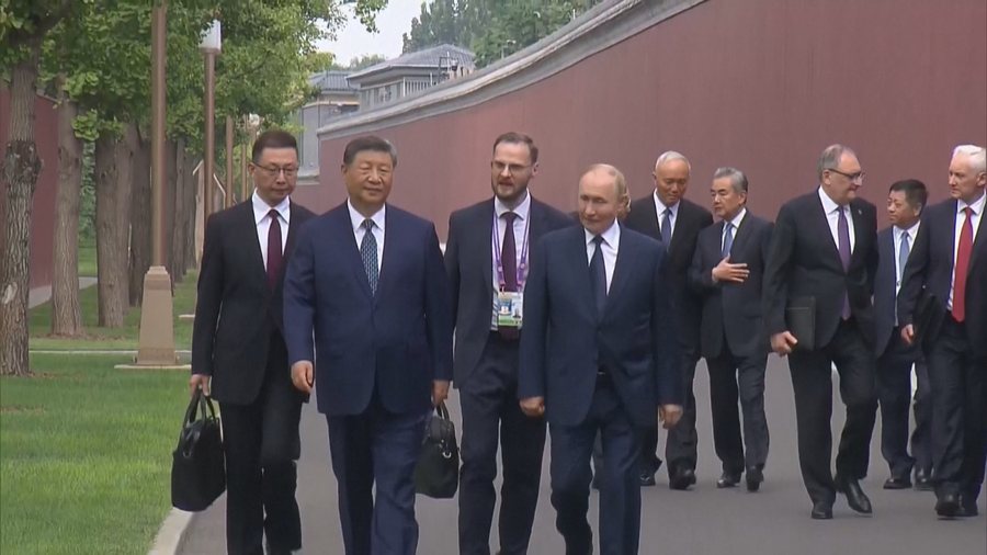 Parada e fuqisë së Jinping nga Tienanmeni, Kina i çon mesazh