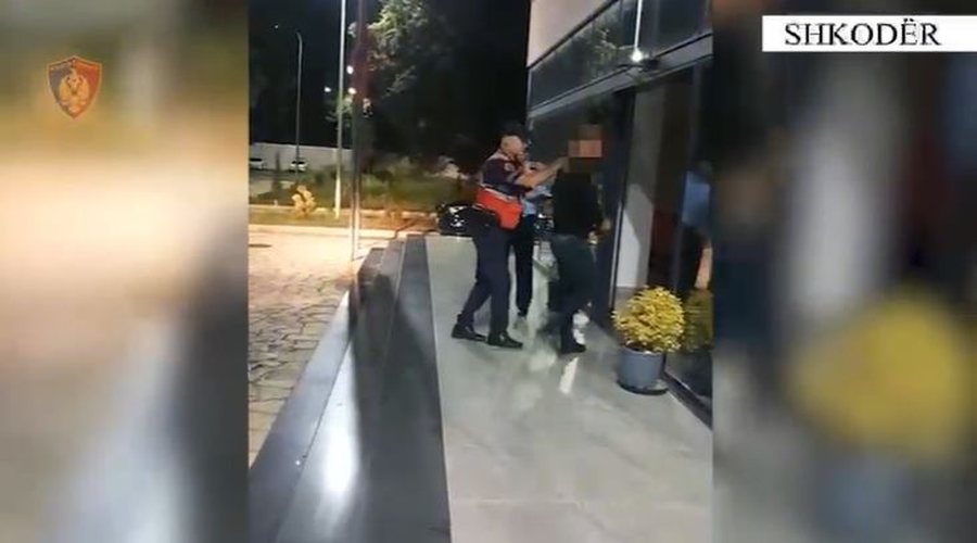 Goditi me thikë 33-vjeçarin në Shkodër, arrestohet pas