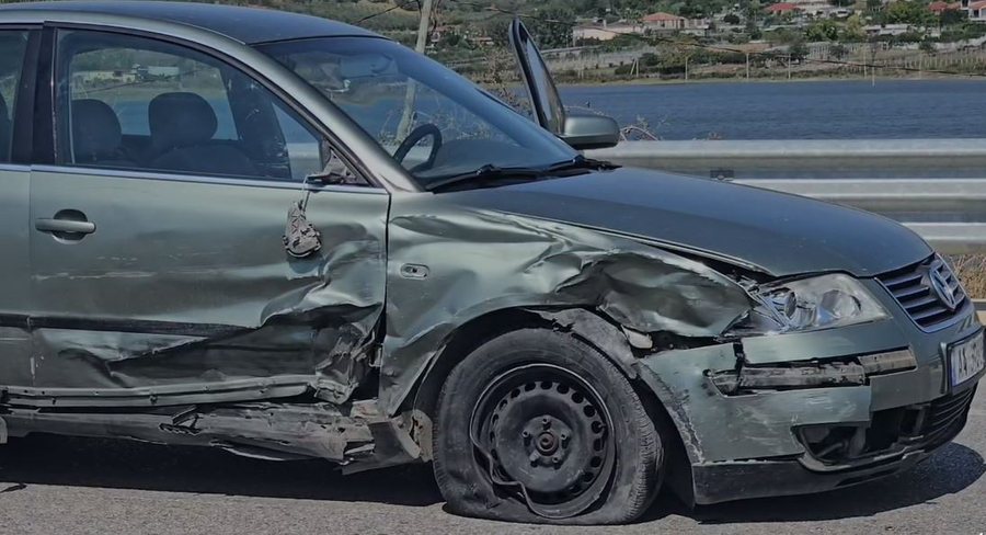 Përplasen dy automjete në By Passin e Vlorës