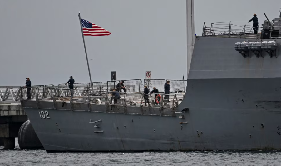 Avionët e Maduros sipër luftanijes së SHBA, Amerika
