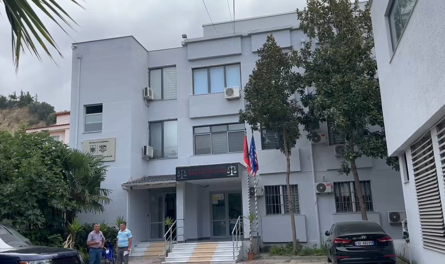 Shkaktoi aksidentin me dy viktima, Gjykata e Vlorës lë në burg