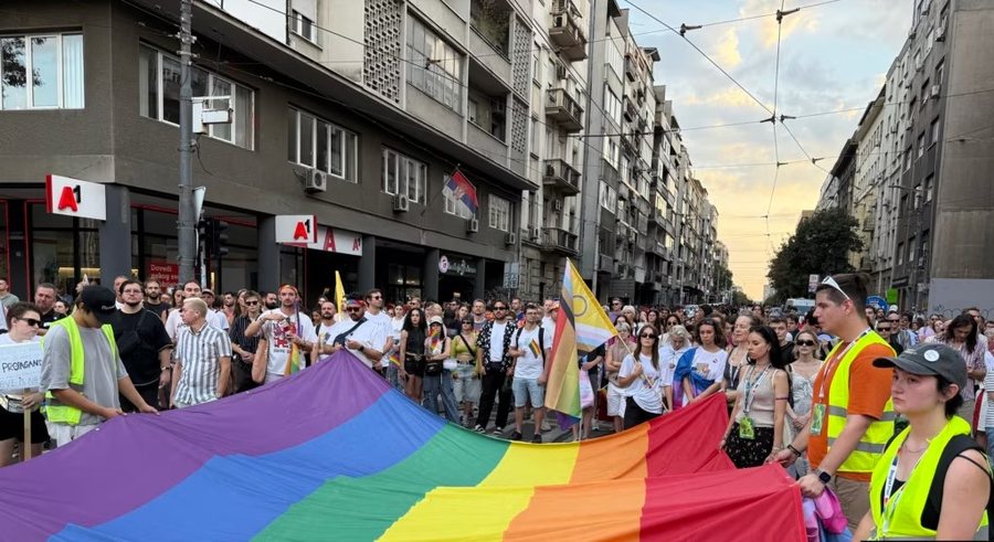 “Për familjen”: Në Beograd mbahet Parada e Krenarisë