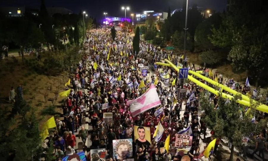 Kërkojnë fundin e luftës në Gaza, mijëra protestues