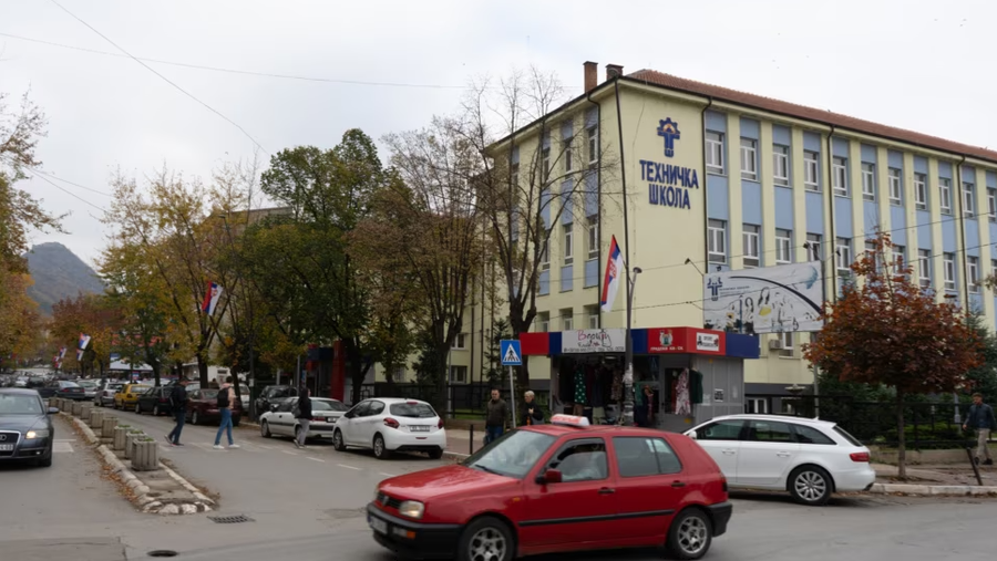 Analiza: Rruga e paqartë e shkollave dhe spitaleve serbe drejt sistemit