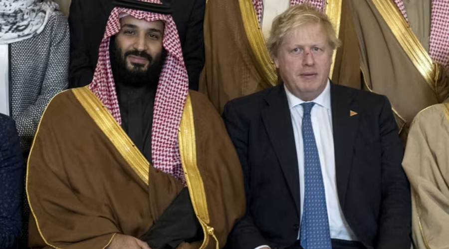 Biznes me sauditët pasi u largua nga Downing Street, Boris Johnson i del
