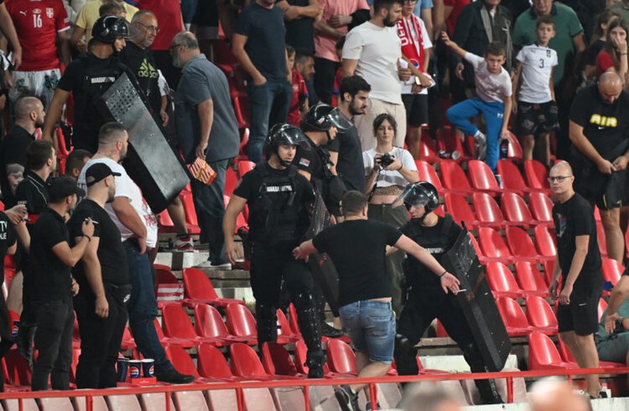 Terroristët e Banjskës në stadium, Vuçiç