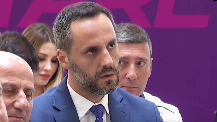 Besfort Lamallari zëvendëson Ulsi Manjën në Ministrinë