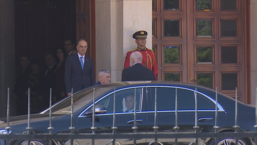 Rama edhe kryeministër edhe Diella, Begaj e dekreton edhe si ministër
