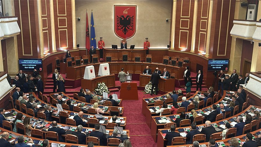 Votimi për Niko Peleshin, kush është deputeti që