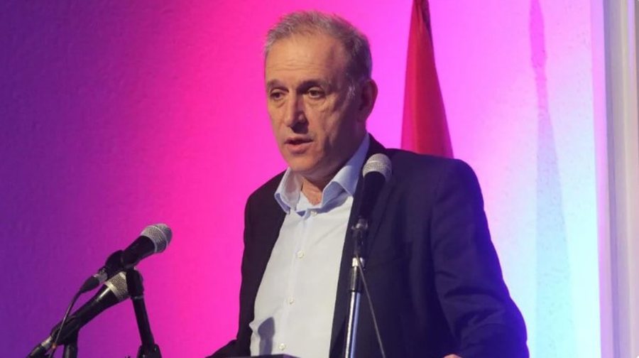 Ponosh: Vuçiç është një kufomë politike