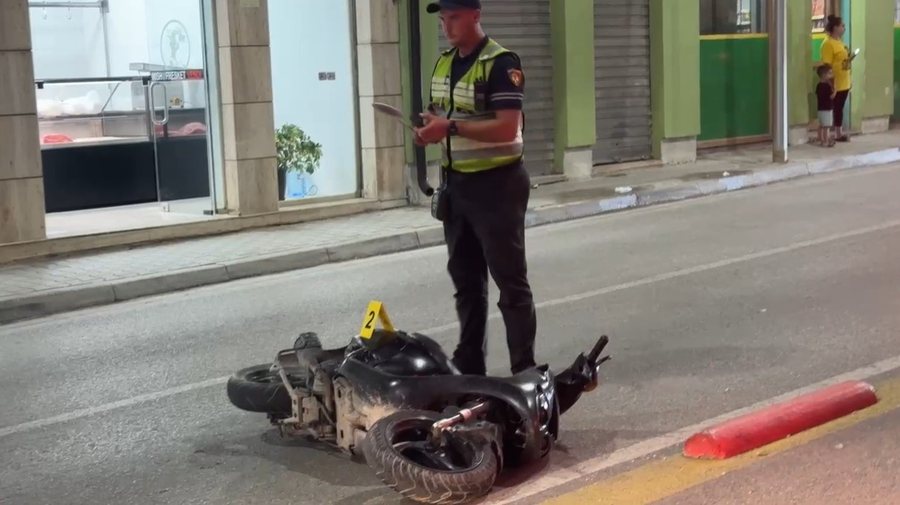 Aksident në Vlorë, makina përplaset me motorin