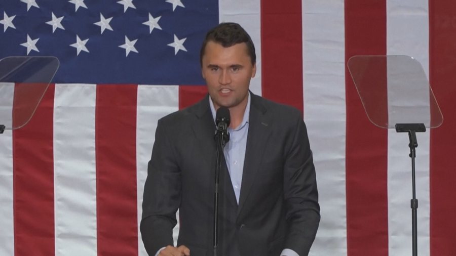 “The Charlie Kirk Show” vazhdon, Vance e drejton nga Shtëpia e
