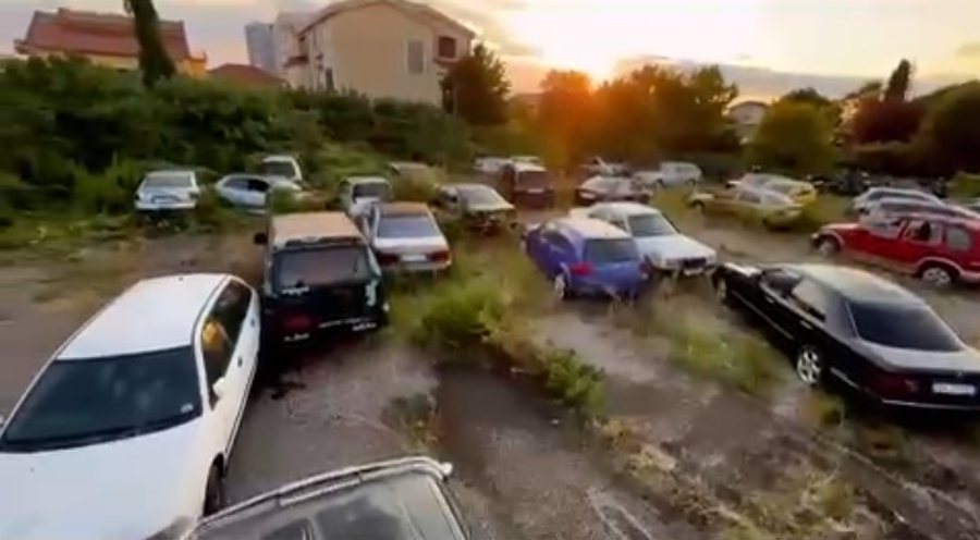 Nga pikë mjetesh të bllokuara në park lojërash