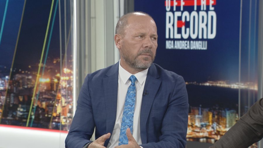 "Ministri qokash!" Xhelal Mziu sulmon Bajram Begajn: President kukull,