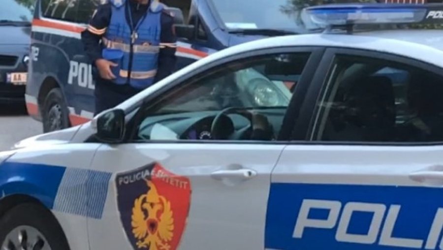 I dehur në timon, 34-vjeçari dhunon policët që e ndaluan,