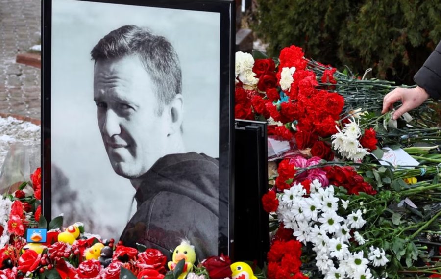 Navalny vdiq nga helmimi, e thotë bashkëshortja e tij pas analizave