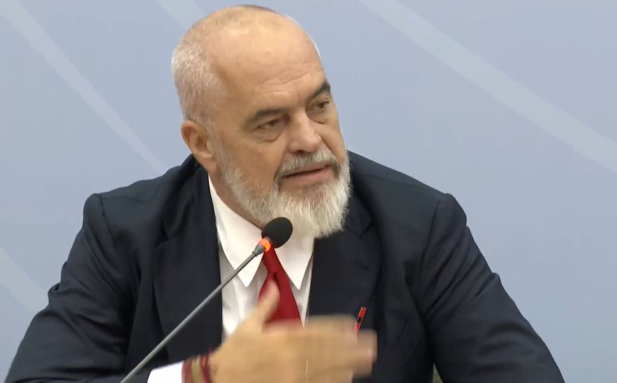 Albana Koçiu prezantohet në krye të Ministrisë së