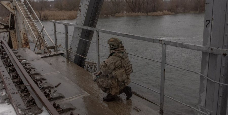 Pritë ukrainasve duke përdorur tubacionet, ja strategjia e forcave