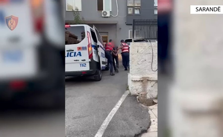 Mbante në shtëpi armë zjarri dhe municion luftarak, arrestohet