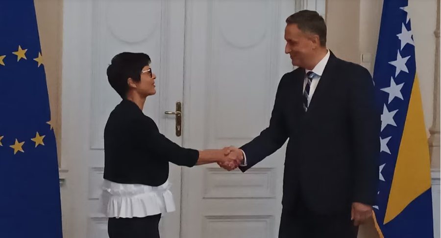 Kos nis vizitën triditëshe në Bosnje e Hercegovinë