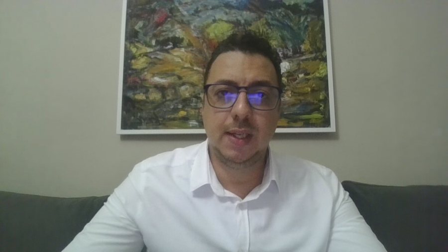 “Kur ka një luftë Rama-Veliaj, opozita nuk duhet të