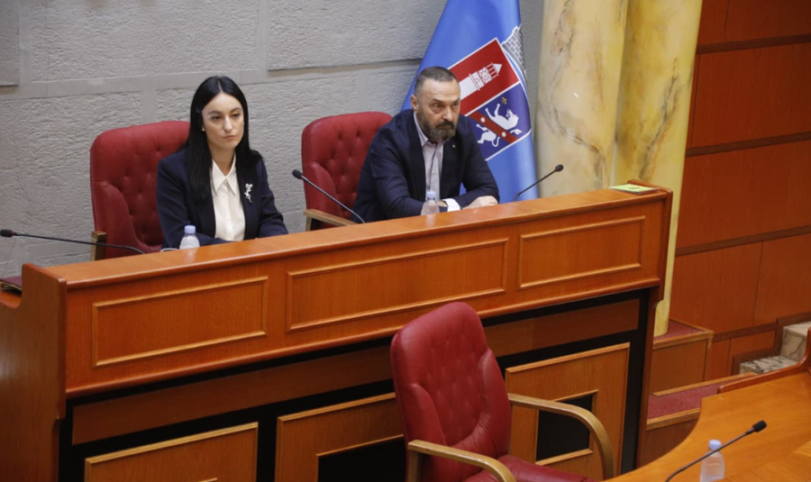 Mbledhja për shkarkimin e kryebashkiakut, kryetarja e Këshillit: