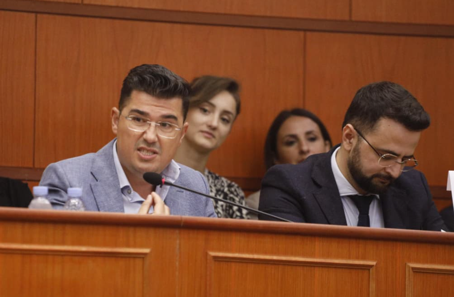 “Luftë brenda llojit në PS”- Topollaj kundërshton