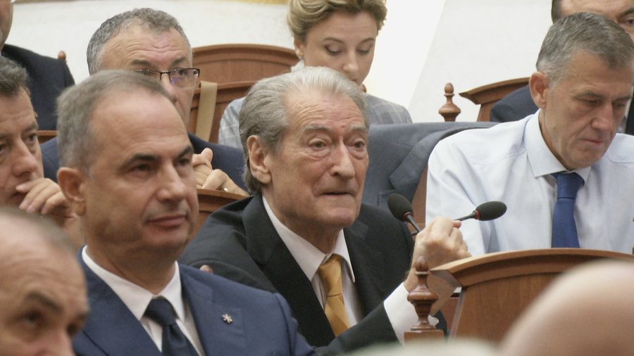 “Rekord i zi në historinë e parlamentarizmit”,
