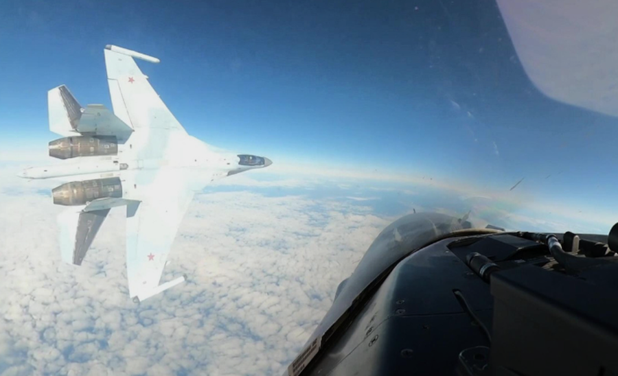 Incident i ri në Baltik, avionët hungarezë ndjekin 5 bombardues